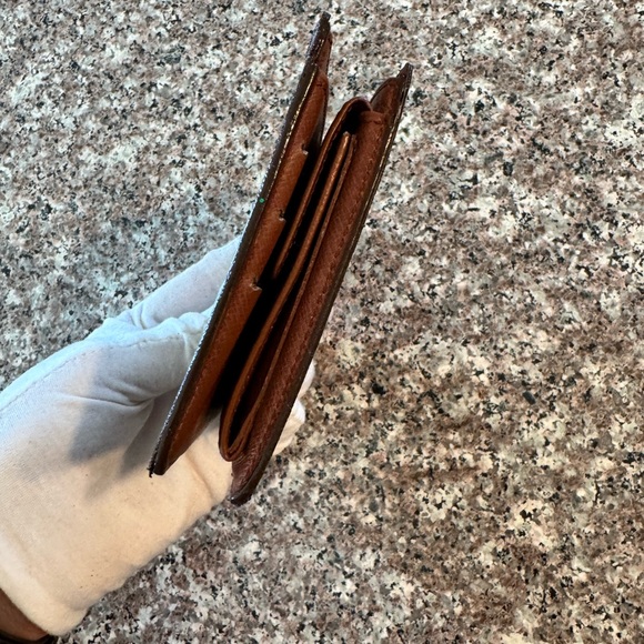 - Louis Vuitton, men's monogram, bifold, wallet, vintage - Picture 10 of 17